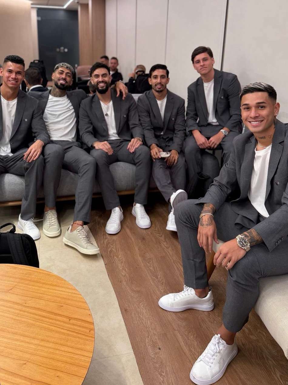 Jogadores do Botafogo antes do embarque (Foto: Divulgação/Botafogo)
