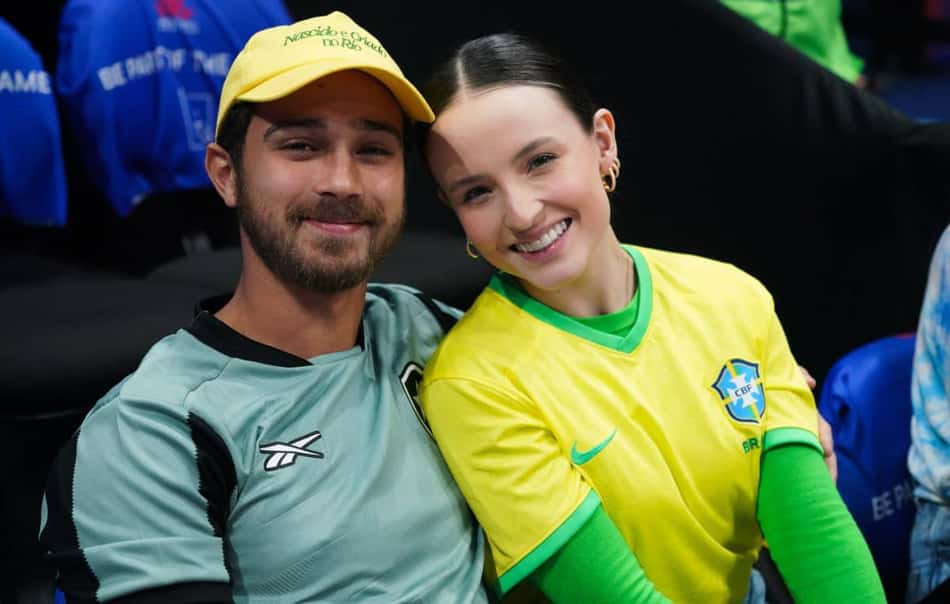 Larissa Manoela e o marido André Luiz Frambach (foto: CBV)