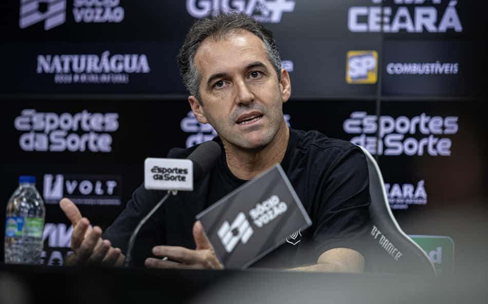 Léo Condé elogia Ceará e celebra um ano como treinador do clube
