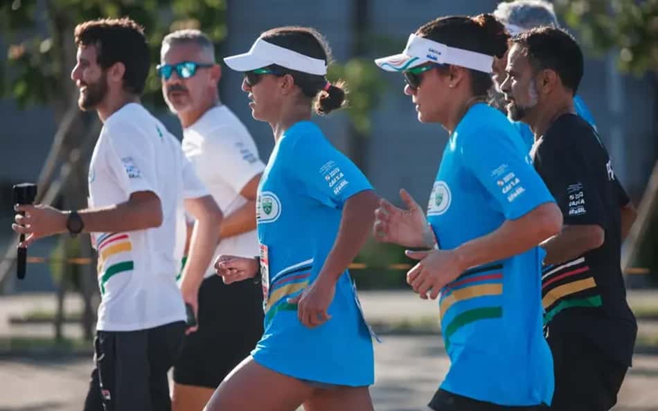 Triatleta Luisa Baptista volta a competir após sofrer 28 fraturas em atropelamento