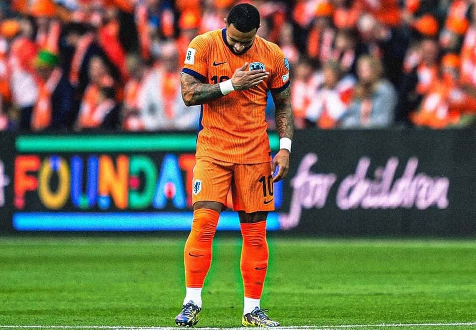 Memphis comemora gol marcado pela Holanda sobre Malta