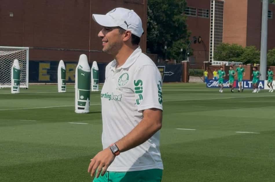 Abel Ferreira durante treinamento do Palmeiras nos Estados Unidos