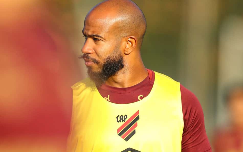 Athletico tem problemas no ataque para próximo jogo da Série B