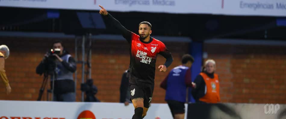 Renan Peixoto Athletico Avaí gol comemoração