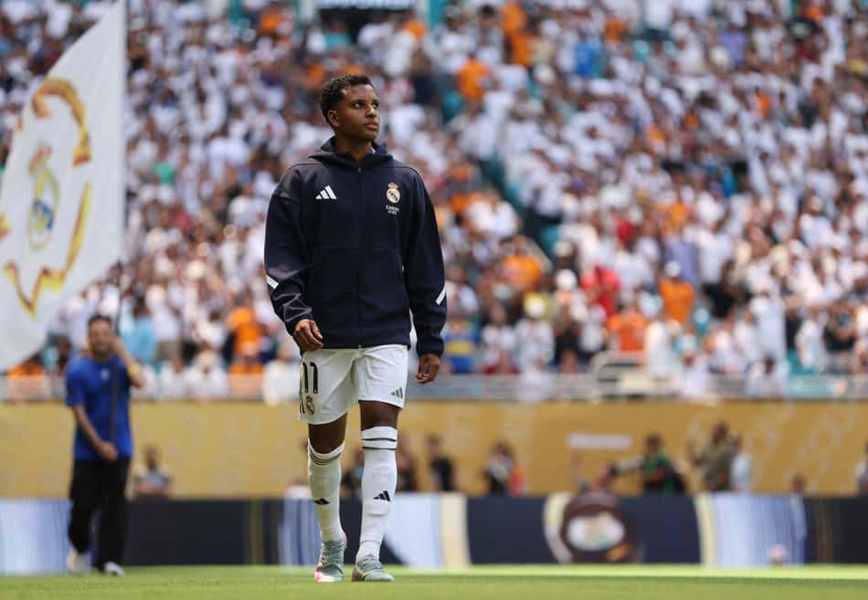 Rodrygo durante aquecimento do Real Madrid na estreia do Mundial de Clubes