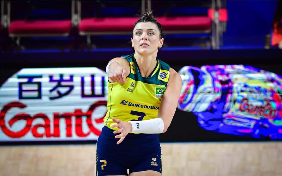 VÍDEO: Rosamaria comemora volta às quadras com Seleção na VNL