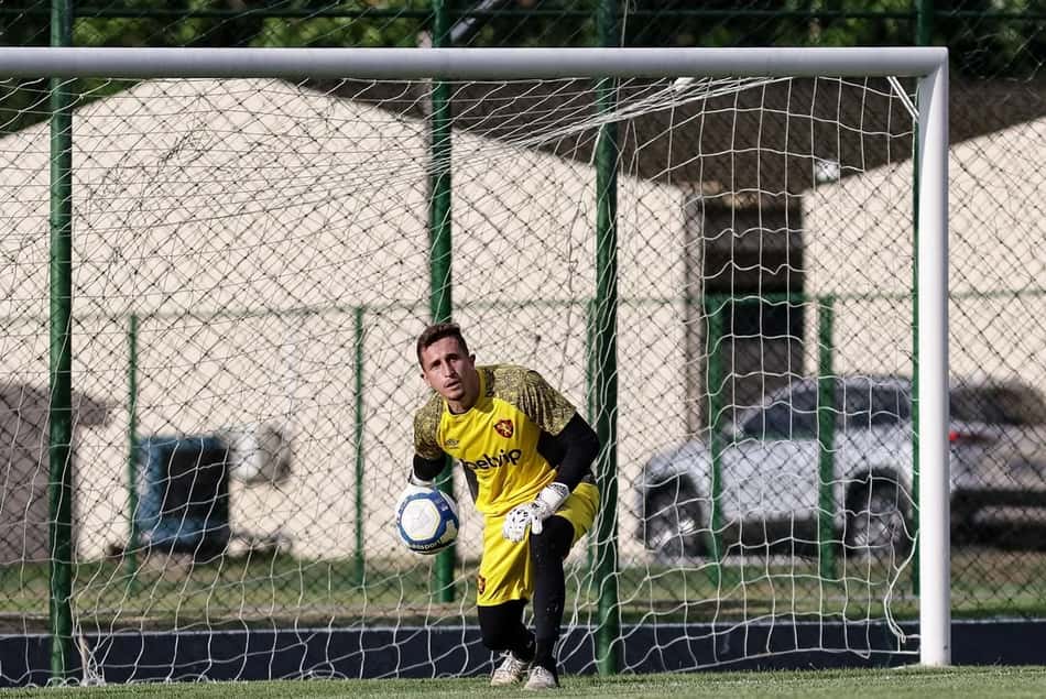 Thiago Couto com a camisa do Sport (Foto: redes sociais)