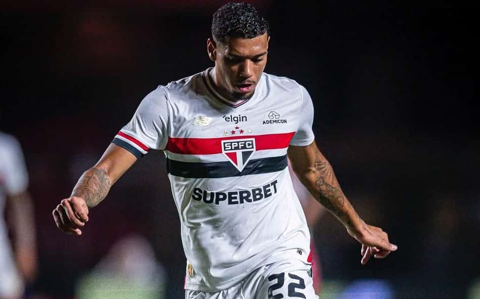 Com contrato no fim e chance de procedimento no joelho, Ruan tem futuro indefinido no São Paulo