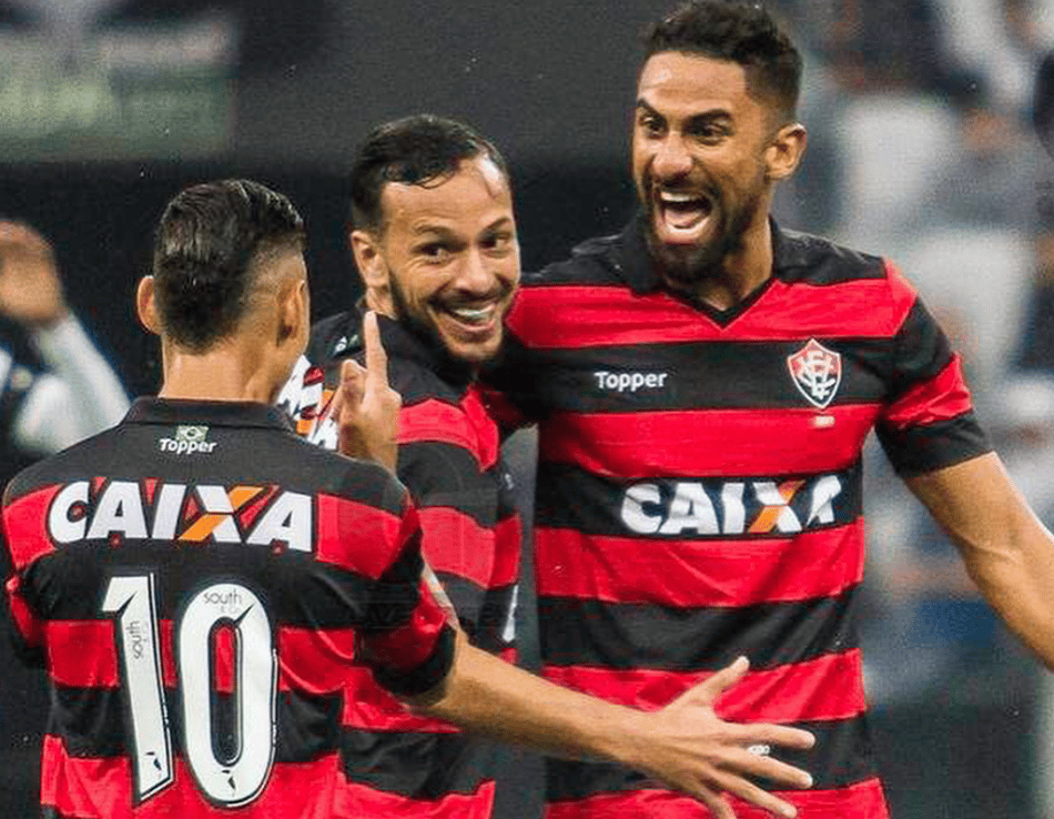 Tréllez, Yago e Neílton comemoram gol do Vitória em Itaquera Foto: Redes sociais