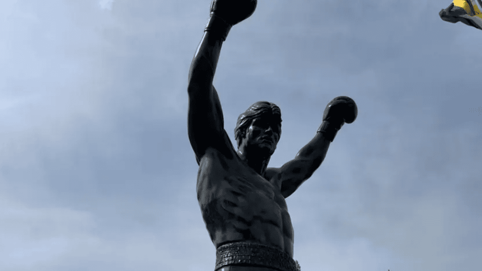 Estátua Rocky Balboa será point de torcedores do Flamengo no Mundial (Foto: Lucas Bayer/Lance!)