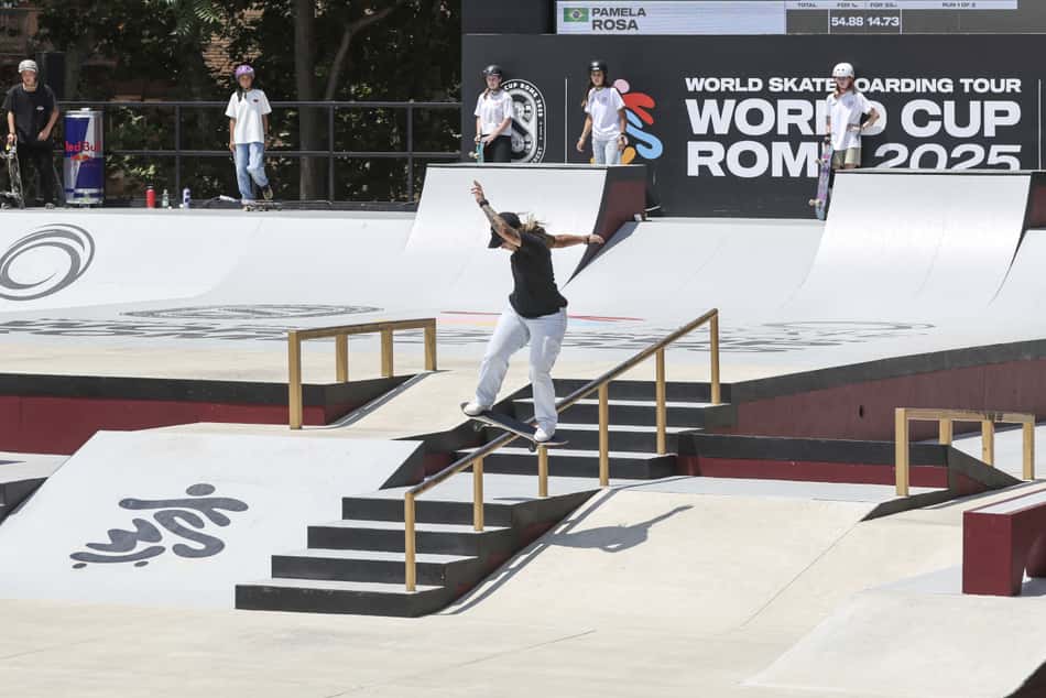 Pamela Rosa na Copa do Mundo de Skate Street Roma 2025 (foto: Julio Detefon / CBSk)