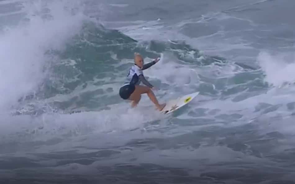 Tatiana Weston-Webb vence bateria e garante vaga nas quartas em Saquarema