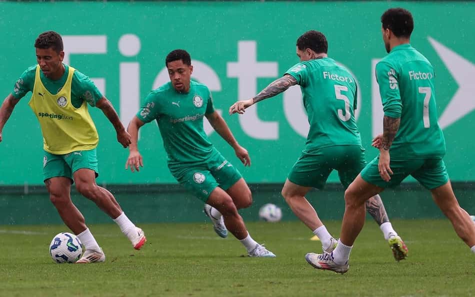 Após período de folga, Palmeiras treina com reforço de peça importante para Abel