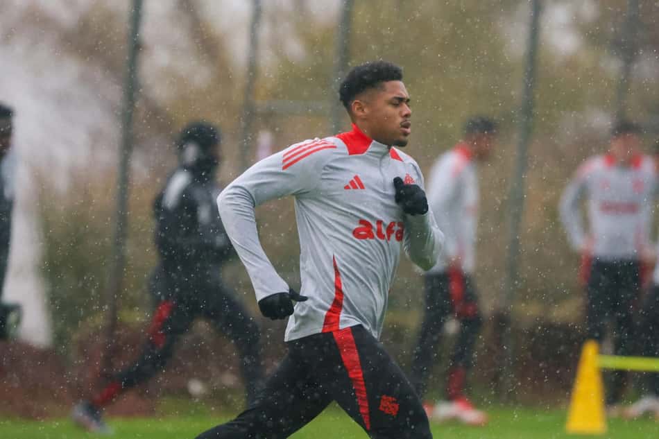 Victor Gabriel, zagueiro do Internacional, no treino no CT Parque Gigante