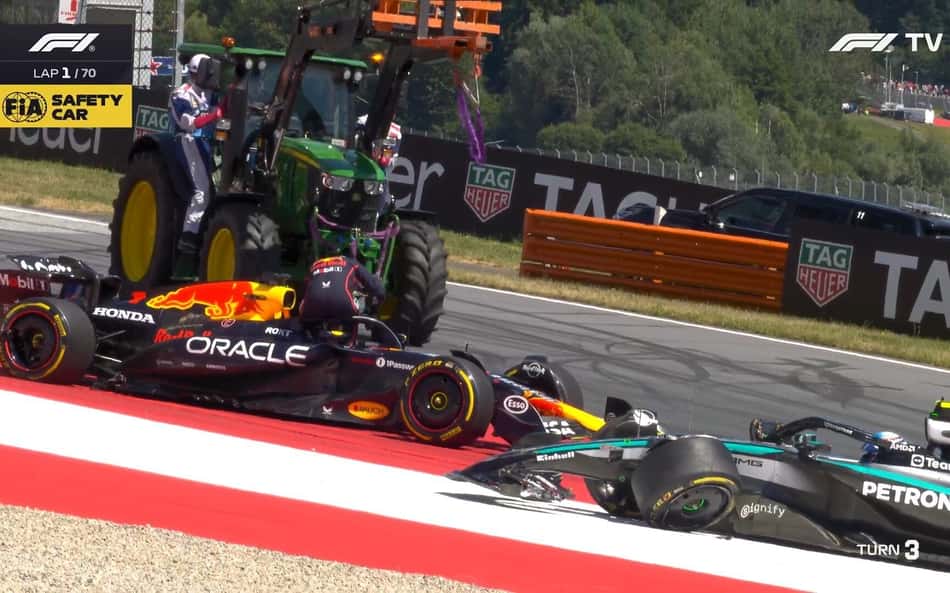 Brasileiros 'comemoram' batida de Verstappen no GP da Áustria de Fórmula 1