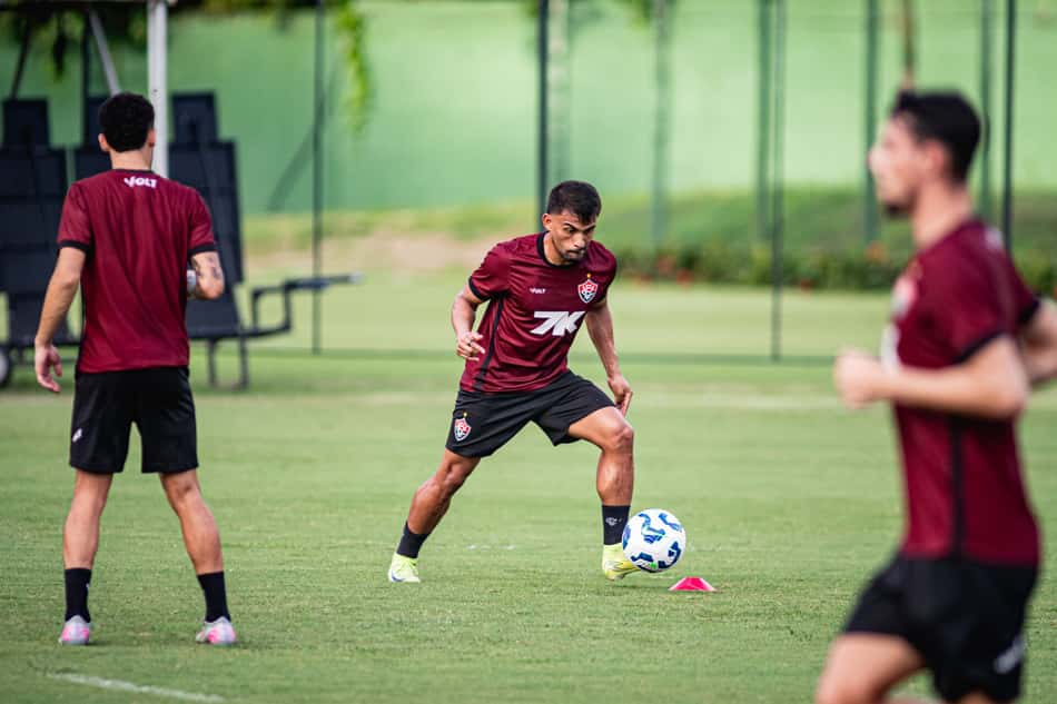 Ronald em treino do Vitória no Barradão (Foto: Victor Ferreira / EC Vitória)