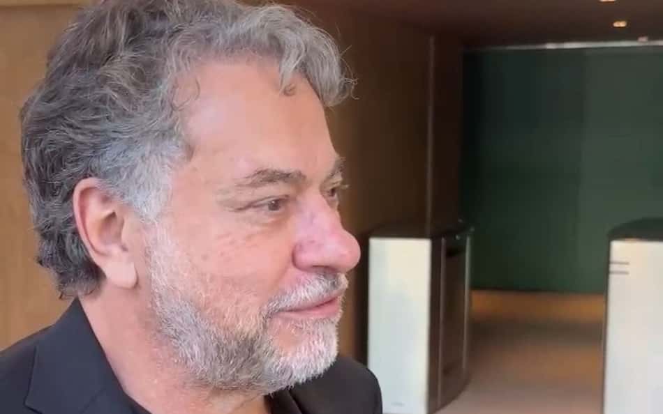 Julio Casares em evento da CBF