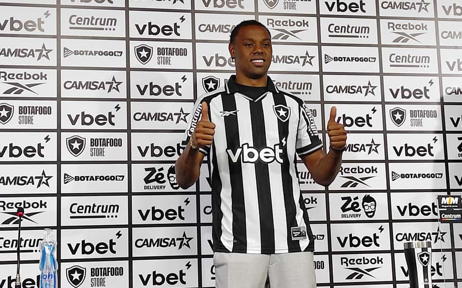 Kaio Pantaleão celebra acerto com o Botafogo: 'Fui bem recebido'