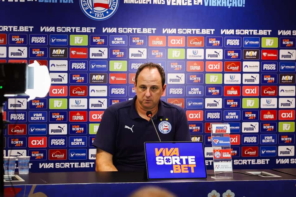 Rogério Ceni critica calendário em entrevista coletiva (Foto: Letícia Martins/ EC Bahia)