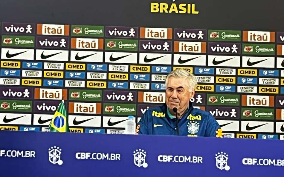 Ancelotti abre o jogo sobre volta de Raphinha e pressão na Seleção Brasileira
