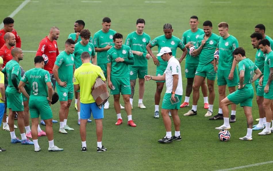 Bastidores: treino do Palmeiras tem conselhos de Abel, intensidade e até corintiano