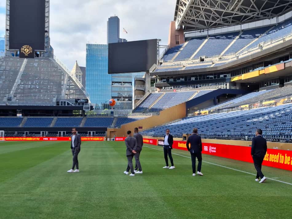Jogadores do Botafogo no Lumen Field, em Seattle (Foto: Marcio Dolzan/Lance!)