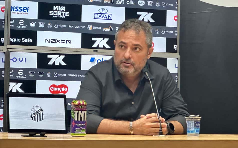 Alexandre Mattos é apresentado no Santos e fala sobre reforços: 'Não vamos fazer loucura'