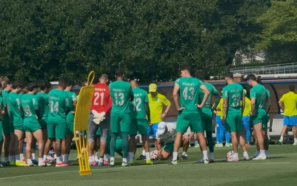 Palmeiras treina com titulares e segue preparação para oitavas do Mundial