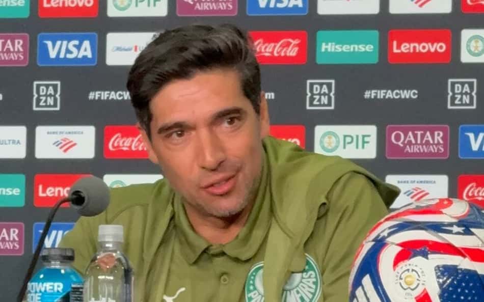 Abel alfineta imprensa e elogia desempenho de Estêvão no Palmeiras: 'Não sei o que vocês querem'