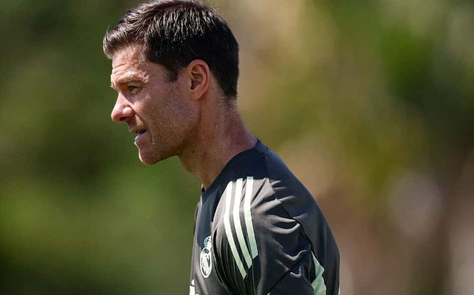Xabi Alonso analisa Al-Hilal e descarta Mundial como pré-temporada no Real Madrid