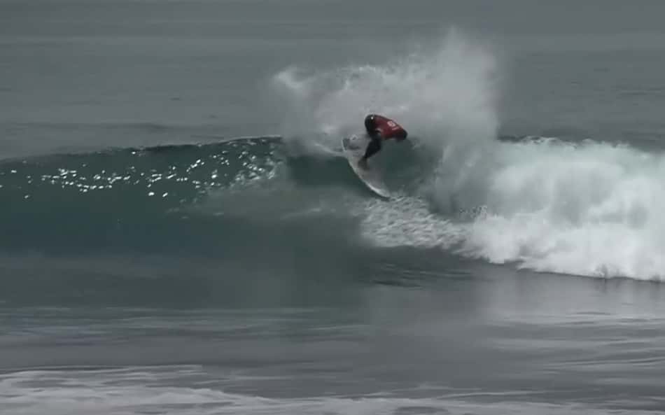 Yago Dora supera Chianca em duelo brasileiro na etapa de Trestles da WSL
