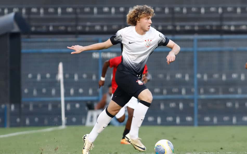 Atacante consegue rescisão de contrato com o Corinthians na Justiça