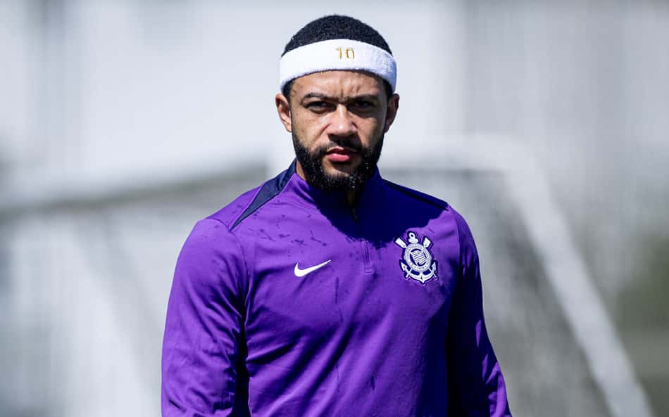 Corinthians vive dilema em meio a assédio europeu a Memphis