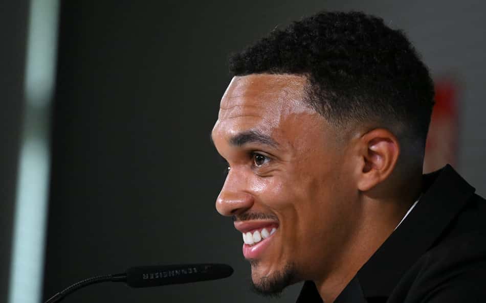 Arnold cria polêmica em primeira coletiva pelo Real Madrid e projeta parceria com Vini Jr