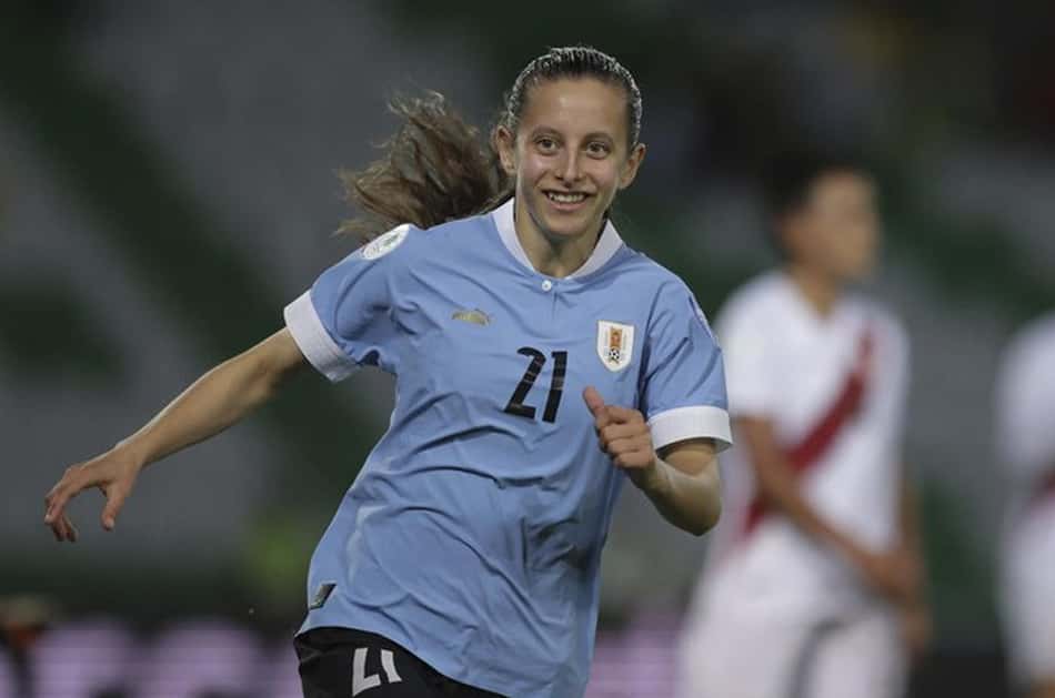 Belén Aquino, do Inter, defende as cores do Uruguai. (Foto: Staff Images Woman)