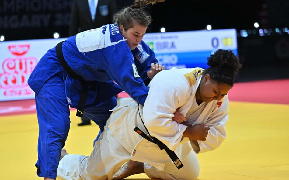 Bia Souza cai nas eliminatórias e fica sem medalha no Mundial de Judô