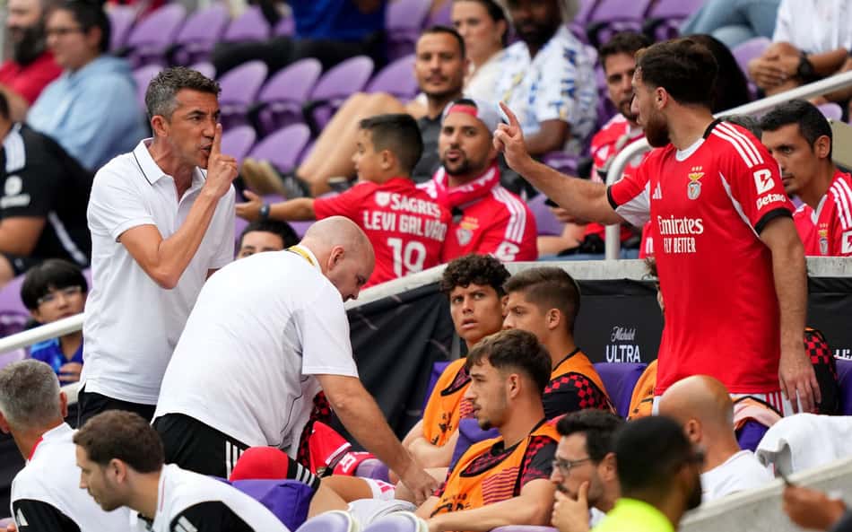 Possível rival do Flamengo protagoniza discussão com ex-Botafogo; veja vídeo