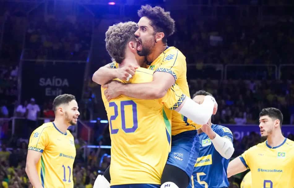 Brasil enfrentando a Eslovênia pela VNL 2025 no Maracanãzinho (Foto: Mauricio Val/FV Imagem/CBV)