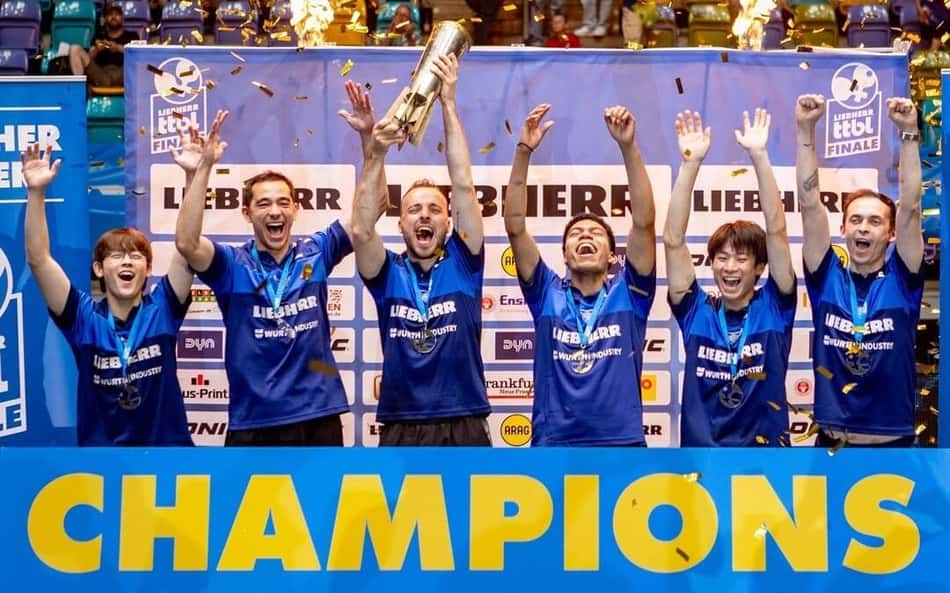 Hugo Calderano é bicampeão da Liga Alemã em despedida de clube