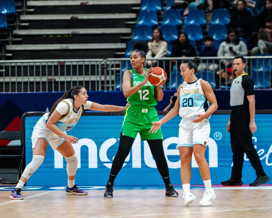 Damiris Dantas foi o destaque do Brasil na estreia contra a Argentina