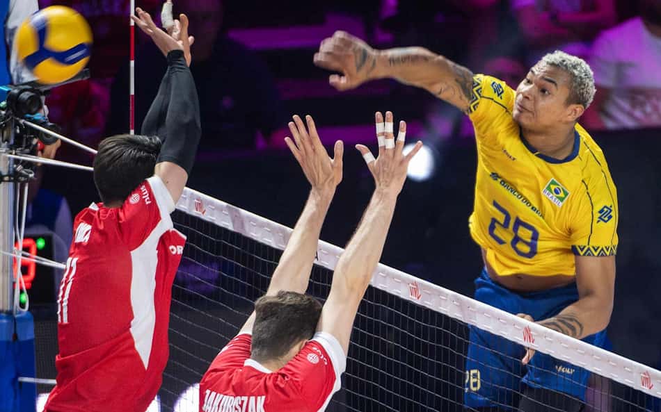 Brasil sofre pressão, mas vence Polônia e fica com liderança da VNL masculina