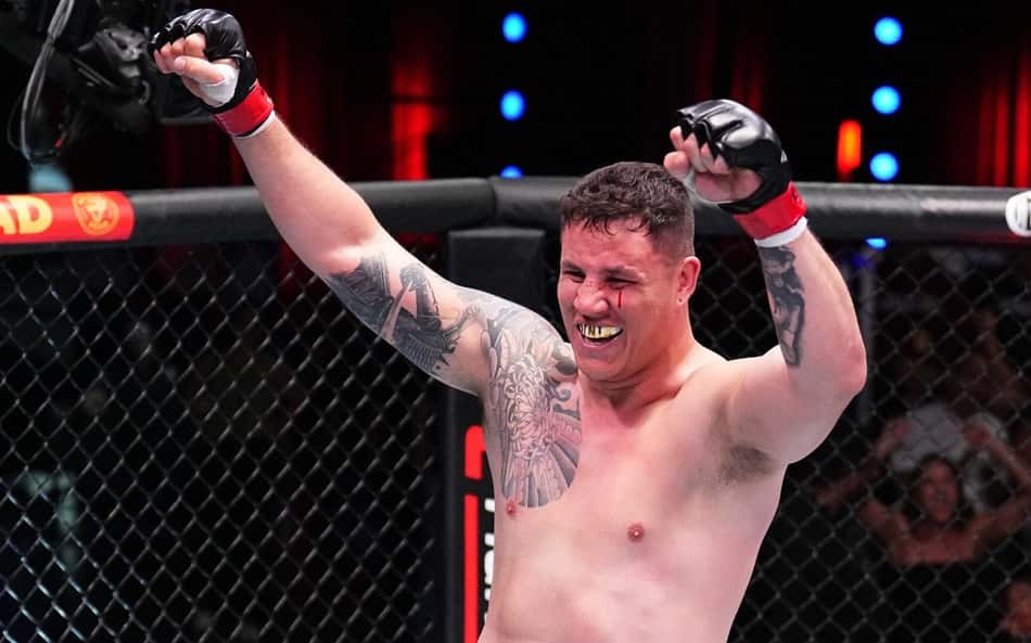 Quem é Jhonata Diniz, lutador brasileiro que venceu no UFC 317?