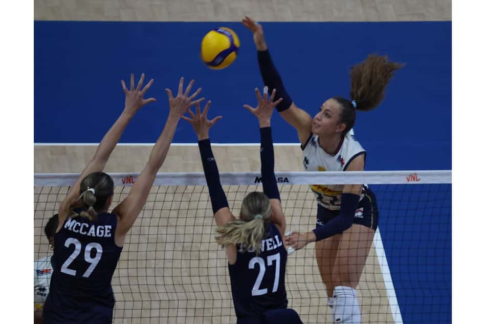 Estados Unidos e Itália se enfrentaram pela estreia da VNL no Rio de Janeiro (Foto: ©Volleyball World)