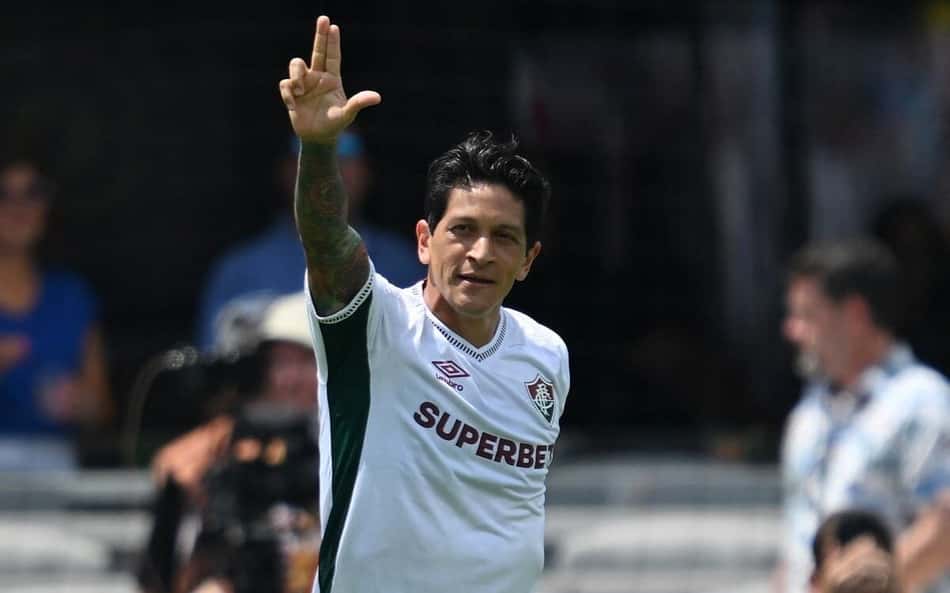 Torcedores do Fluminense se declaram a German Cano após gol contra a Inter de Milão