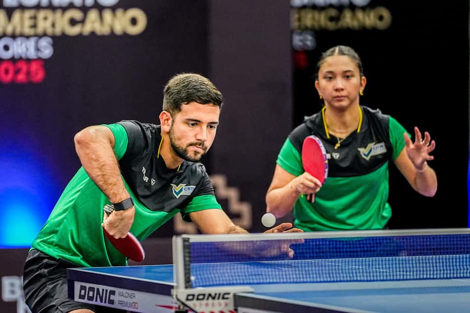Giulia Takahashi e Guilherme Teodoro venceram nas oitavas de final do Grand Smash de Las Vegas (Foto: Divulgação/ ITTF Américas)