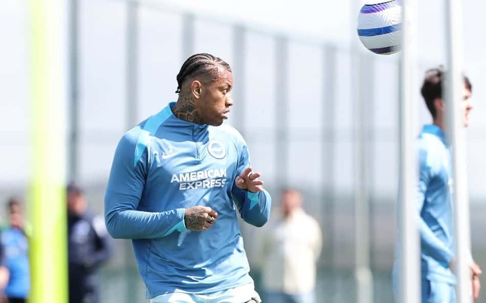 Zagueiro da Premier League revela desejo de jogar no Cruzeiro