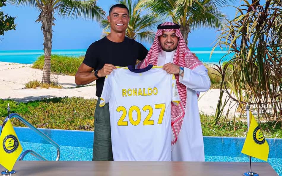 Ele fica! Al Nassr confirma renovação de Cristiano Ronado