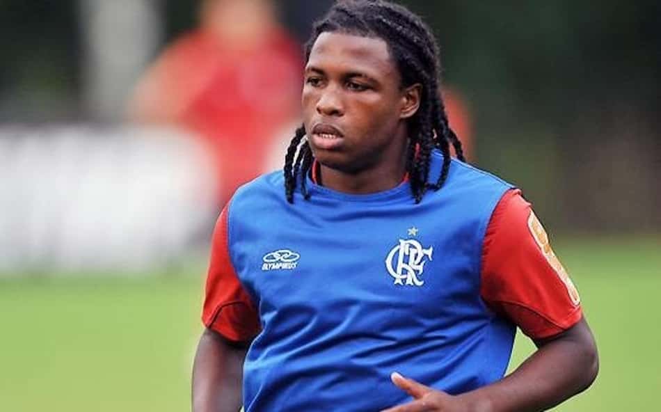 Ex-Flamengo, 'Drogbinha' relembra início meteórico no clube e comenta apelido