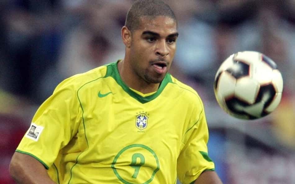 Ex-jogador compara atacante do Vasco com Adriano Imperador: 'Nível acima'