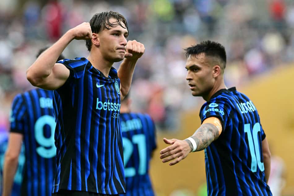 Francesco Esposito comemora gol no jogo da Inter de Milão contra o River Plate